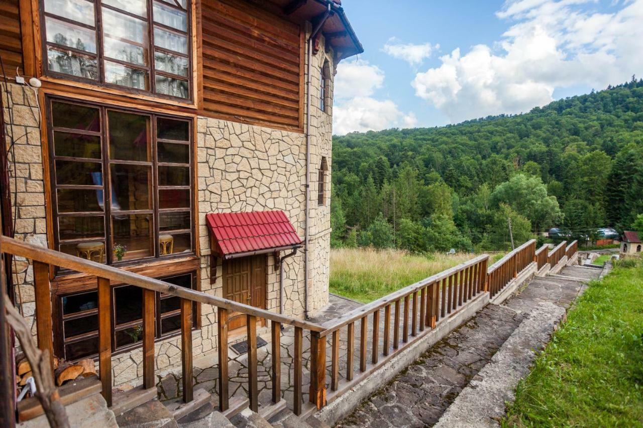 Альпина Hotel Yaremche Exterior foto