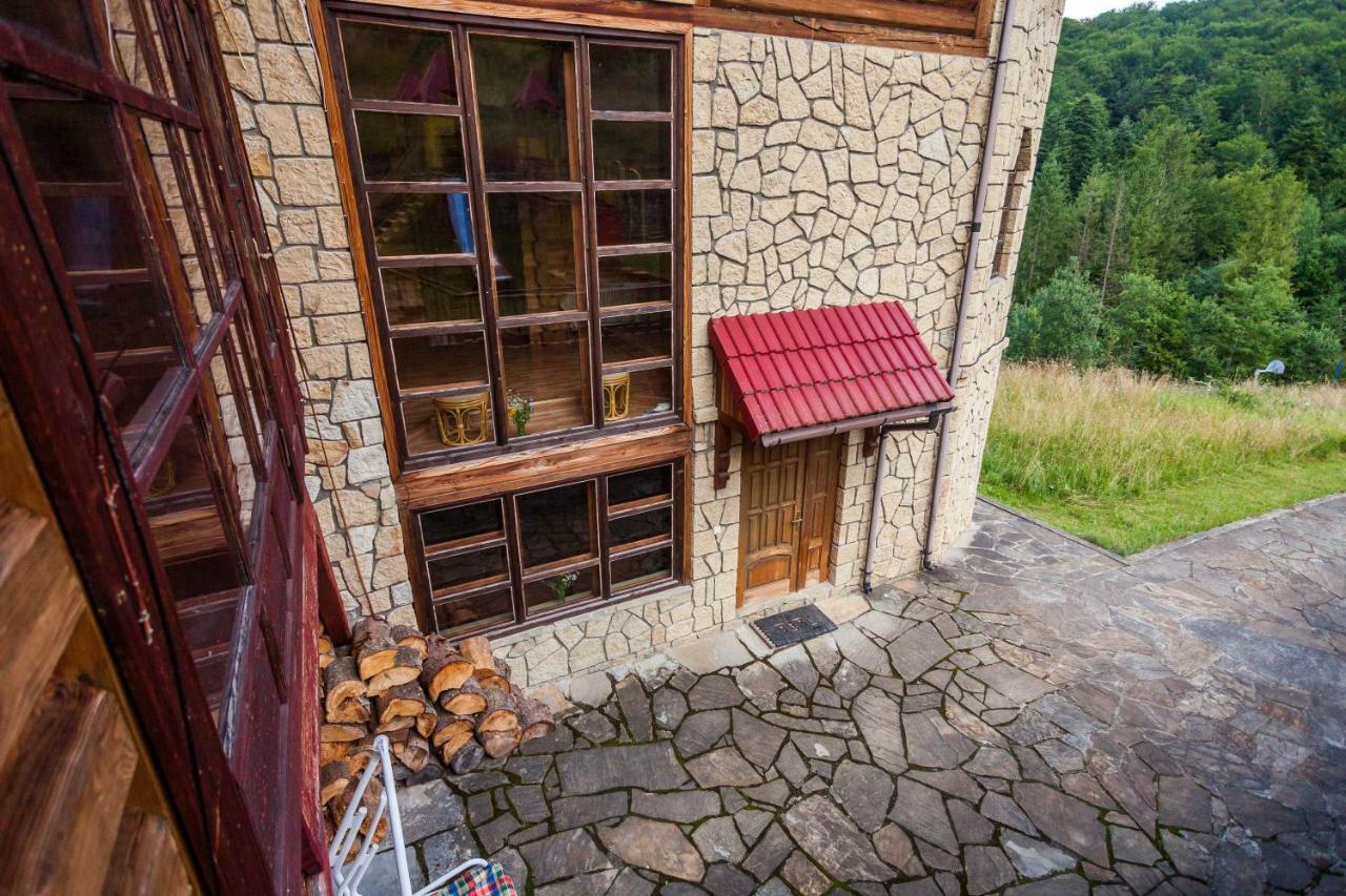 Альпина Hotel Yaremche Exterior foto